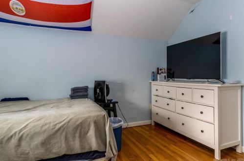 71 Walter Ave, Norwalk CT 06851-4106 exterior