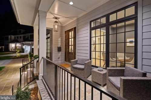 4152 39th St, Arlington, VA 22207-4604