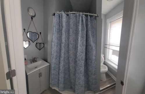 547 Perry St, Trenton NJ  08618-3930 exterior