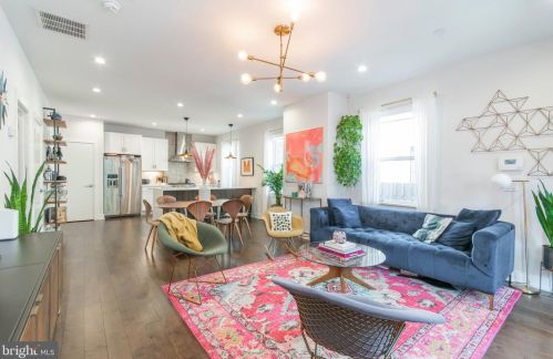 2014 Brown St, Philadelphia, PA 19130-2622