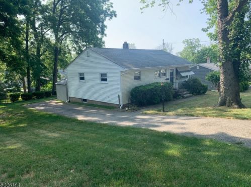 248 Camden Rd, Parsippany NJ 07054-3106 exterior