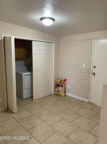 8464 Mary Dr, Tucson AZ 85730-1831 exterior