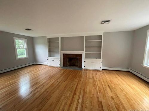 169 Dartmouth Rd, Manchester CT 06040-6616 exterior