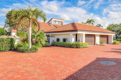 539 Bay Villas Ln, Naples, FL 34108-2811