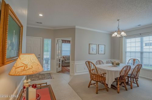 27 Crescent Creek Dr, Bluffton SC 29909-6211 exterior