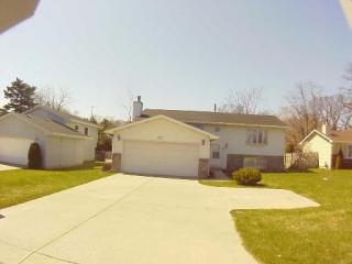 1816 Sheridan Rd, Waukegan, IL 60087-5132