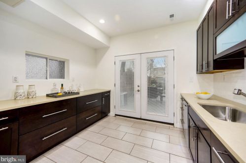 1421 3 St, Washington DC 20001-1960 exterior