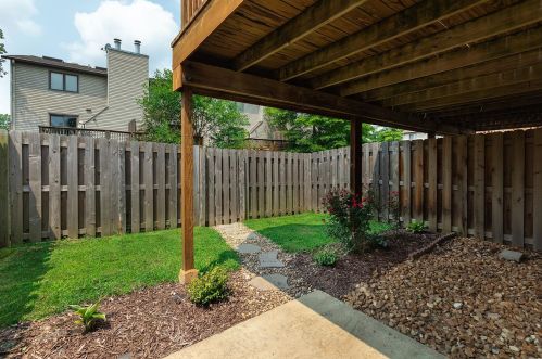 1701 Pineberry Ct, Saint Louis MO 63146-4255 exterior