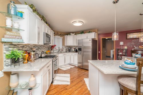 1310 Boston Ave, Joliet IL 60435-3735 exterior