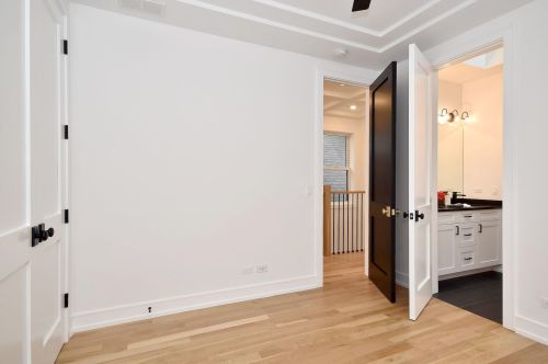 4841 Oakley Ave, Chicago IL 60659-5208 exterior