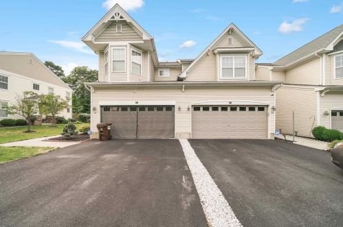 27 Cornwall Ln, Middletown NY 10940-5077 exterior