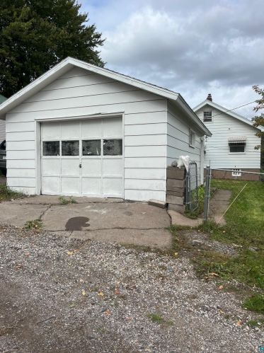 6004 Tacony St, Duluth, MN 55807-1212