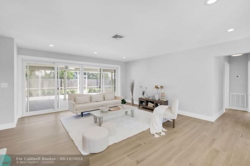 943 4th St, Boca Raton FL  33432-4201 exterior