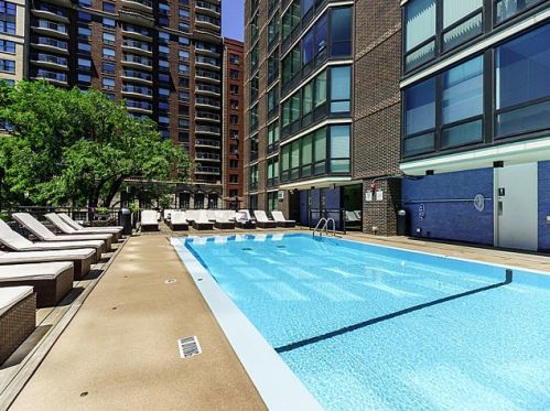 21 Goethe St, Chicago IL  60610-2328 exterior