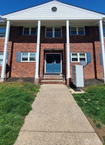 32 Woodedge Ave, Edison NJ exterior