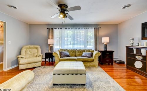 141 Hillside Ave, Bridgewater NJ  08807-1728 exterior