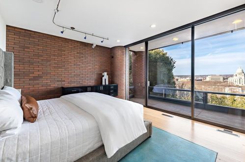 110 Congdon St, Providence RI  02906-1413 exterior