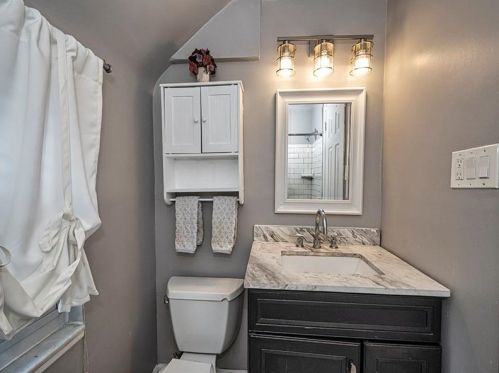 805 Fruithurst Dr, Pittsburgh PA 15228-2565 exterior