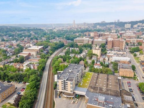 5570 Centre Ave, Pittsburgh PA 15232-1216 exterior