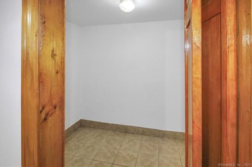 315 Bingham St, New Britain CT 06051-3824 exterior