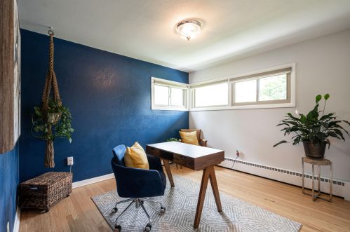 8934 Seneca Rd, Milwaukee WI 53217-2331 exterior