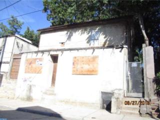 107 10th St, Darby, PA 19023-1606