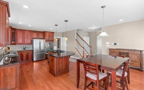 8 Sovereign Dr, Roxbury Township NJ  07836-0230 exterior