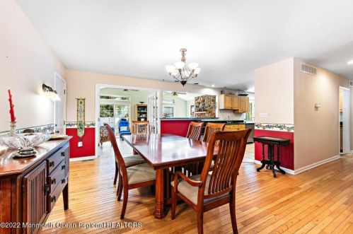 19 Glenwood Dr, Berkeley Township NJ 08721 exterior