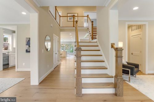 920 Darton Dr, Alexandria VA 22308-2021 exterior