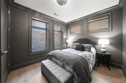 1630 Pr Ave, Chicago IL 60653-3207 exterior