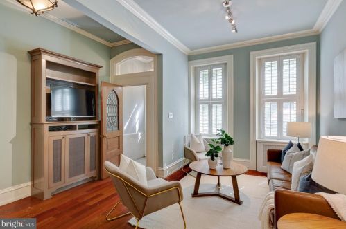 2419 Fairmount Ave, Philadelphia, PA 19130-2517