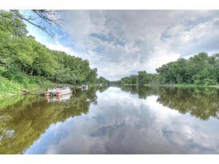 13997 Saint Croix Trl, Stillwater, MN 55082-8557