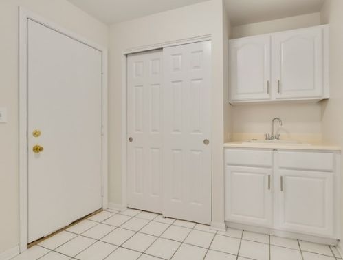 1715 Vlg Ct, Bull Valley IL 60014-2010 exterior