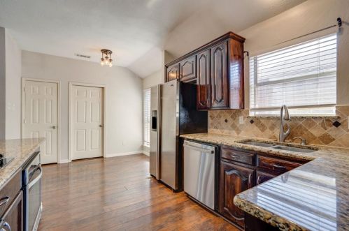 10861 Castle Dr, Frisco TX 75035-6791 exterior