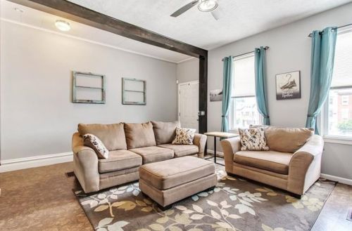 5334 Natrona Way, Pittsburgh PA  15201-2527 exterior