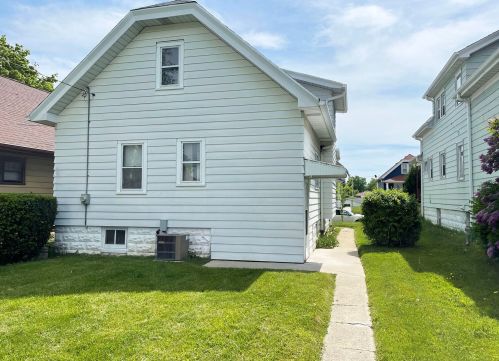 3407 14th St, Milwaukee, WI 53206-2857