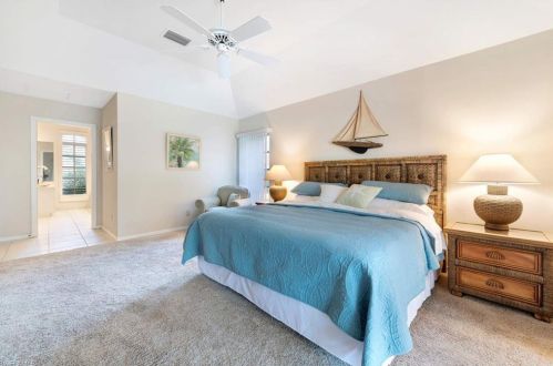 1815 Princess Ct, Naples FL 34110-1001 exterior