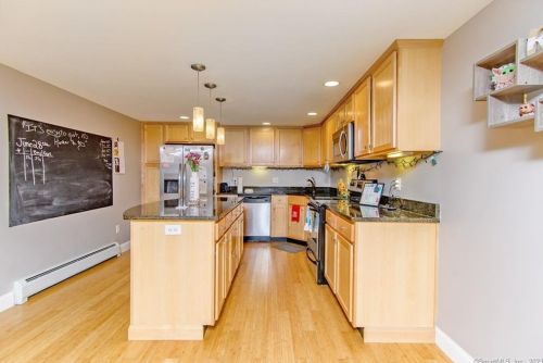 3 Grn Holw Rd, Killingly CT 06239-3546 exterior