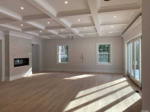 4 Capel Dr, Huntington Station NY 11746-5803 exterior