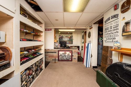 180 Wood Ave, Woonsocket RI 02895-2131 exterior