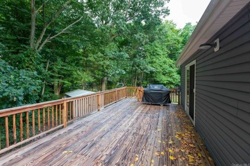 69 Newburgh Rd, Patterson NY 12563-1804 exterior