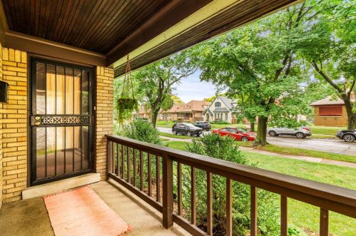 3409 45th St, Milwaukee, WI 53216-3328