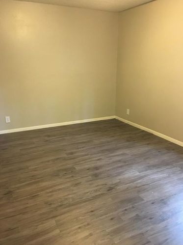 650 1st St, Austin TX 78745-1323 exterior