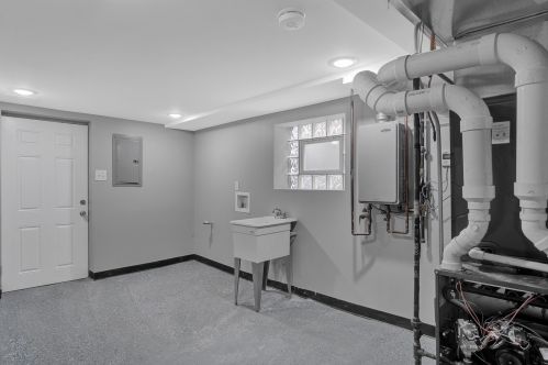 7351 Michigan Ave, Chicago IL 60619-5603 exterior