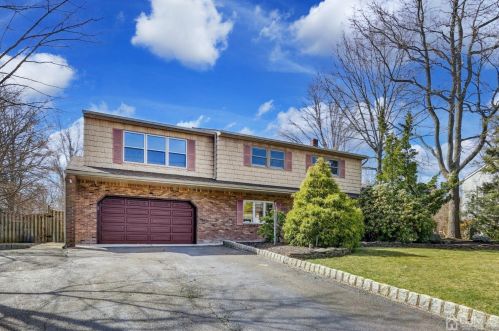 19 Phillip Dr, Edison, NJ 08820-1123