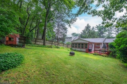 34 Summit Rd, Sparta NJ  07871-1411 exterior