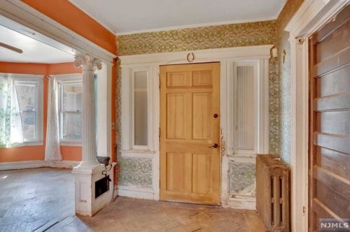 57 Shephard Ave, Newark, NJ 07112-2525