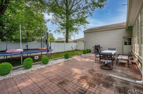 118 Bernard Ave, Edison NJ 08837-3419 exterior