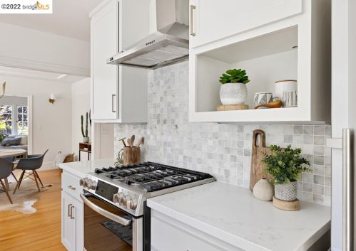 1614 Capistrano Ave, Berkeley CA 94707-1803 exterior