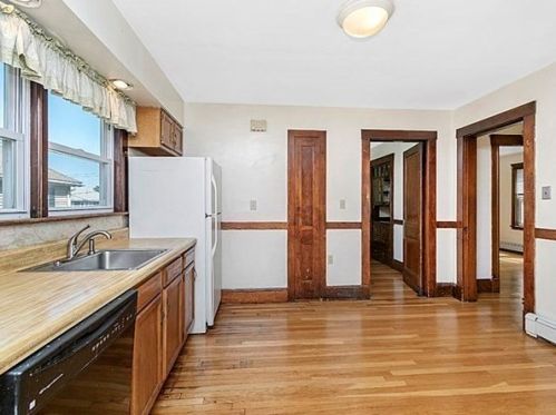 49 Falmouth Rd, Newton MA 02465-1127 exterior